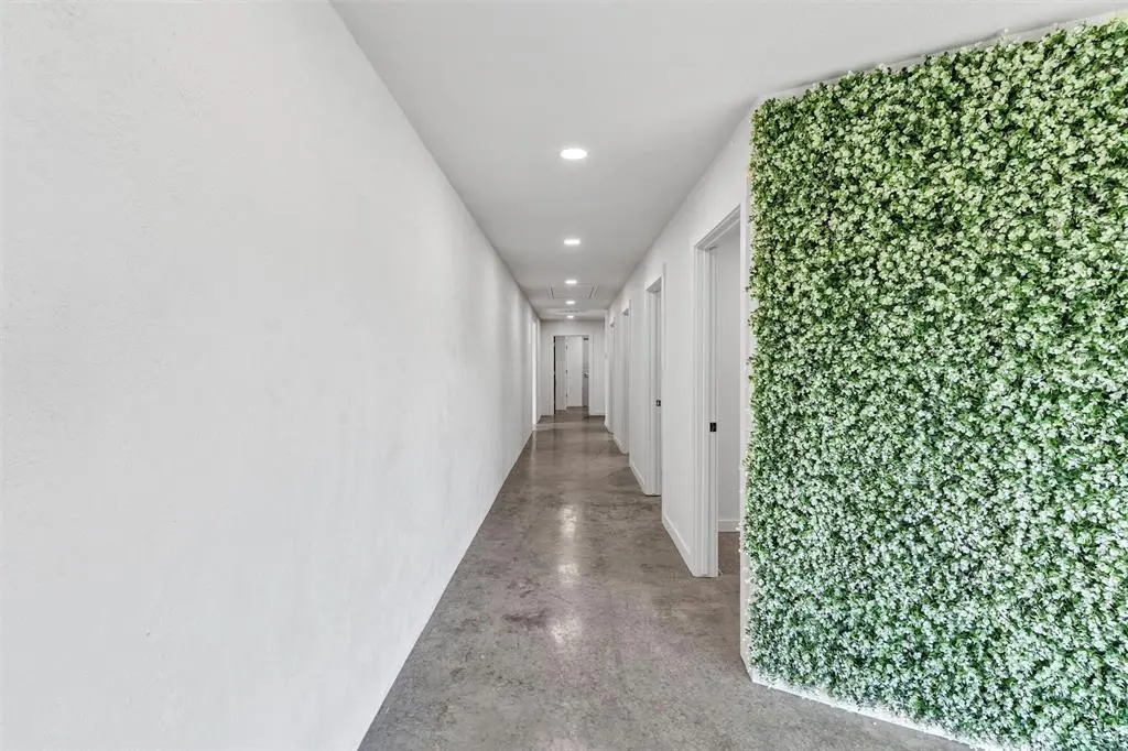 1555 Woodmere Trail #102, Granbury, TX 76048