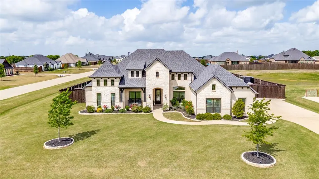 851 Horseshoe Meadows Drive, Waxahachie, TX 75167