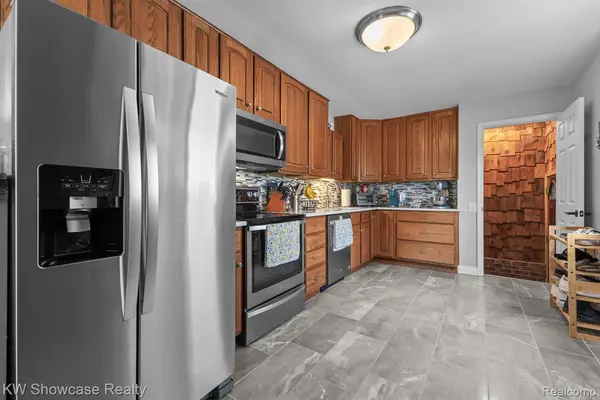 3478 Richmond ST, Waterford Charter Township, MI 48328