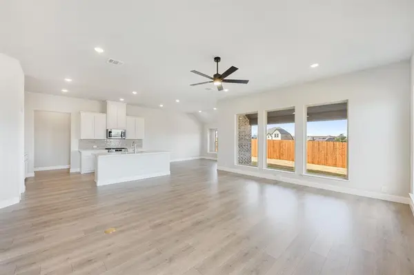 133 Silverleaf Drive, Balch Springs, TX 75181