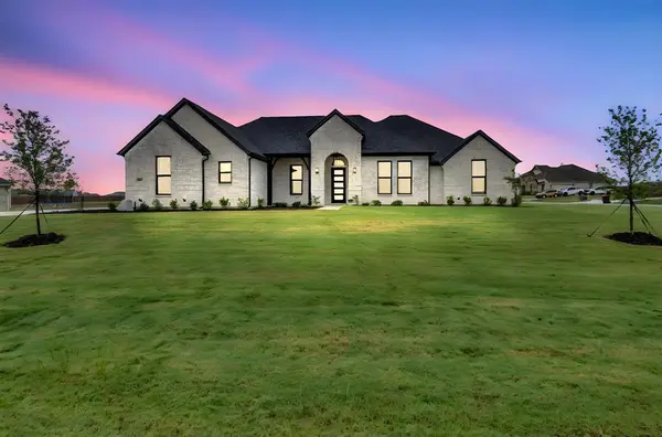 1610 Blackfoot Parkway, Waxahachie, TX 75165