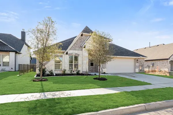 324 Bowrider Lane, Granbury, TX 76049