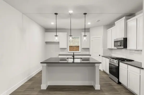 1921 Sapphire Run, Mesquite, TX 75181