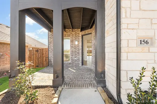 156 Rosewood Drive, Glenn Heights, TX 75154