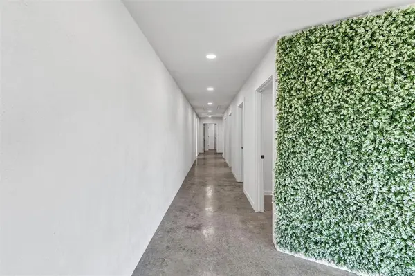 1555 Woodmere Trail #102, Granbury, TX 76048