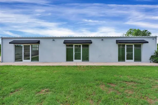 1555 Woodmere Trail #102, Granbury, TX 76048