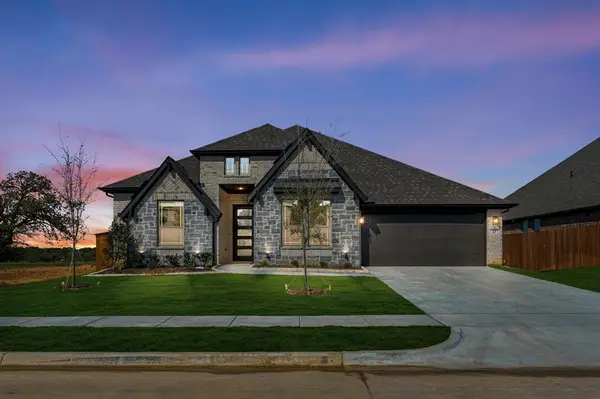 27 Harrier Street, Joshua, TX 76058