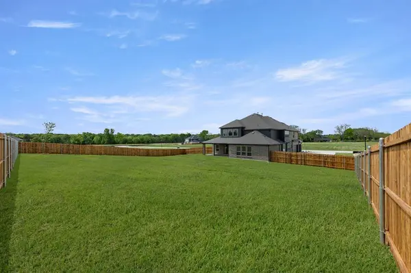 210 Cheyenne Mountain Drive, Ovilla, TX 75154