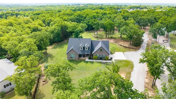 160 Oakwood Hills Drive, Paradise, TX 76073
