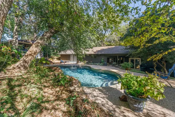 1701 Timbers Drive, Irving, TX 75061