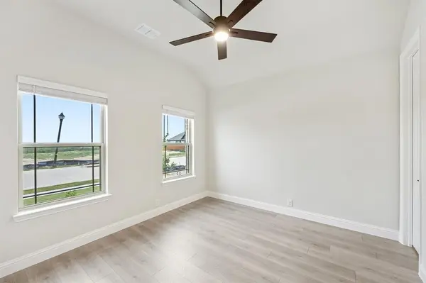 1214 Dove Haven Drive, Justin, TX 76247