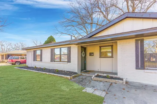 714 Pleasant Valley Road, Garland, TX 75040