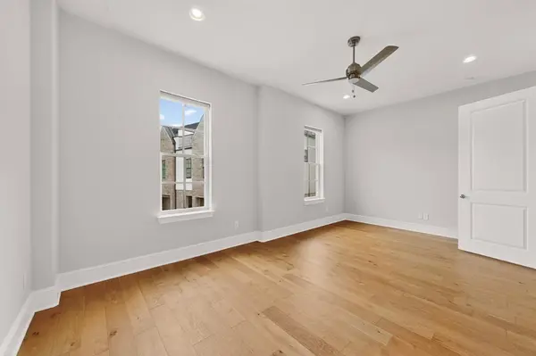 645 Dalton Lane, Irving, TX 75039