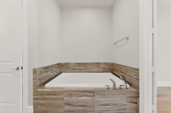 645 Dalton Lane, Irving, TX 75039