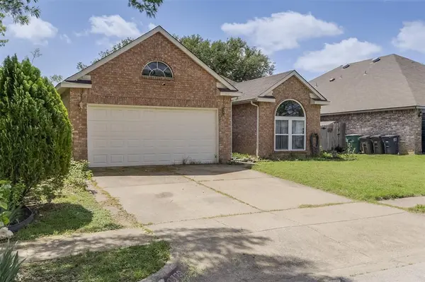 2729 Clovermeadow Drive, Fort Worth, TX 76123