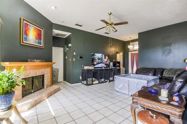 2729 Clovermeadow Drive, Fort Worth, TX 76123