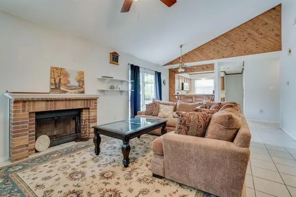 625 Prairie Dell Street, Lewisville, TX 75067