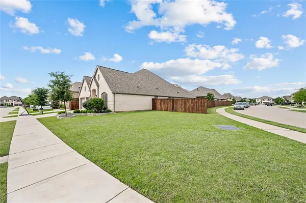 3732 Trail Creek Drive, Little Elm, TX 75068
