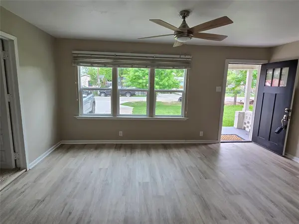 515 Elkhart Avenue, Dallas, TX 75217