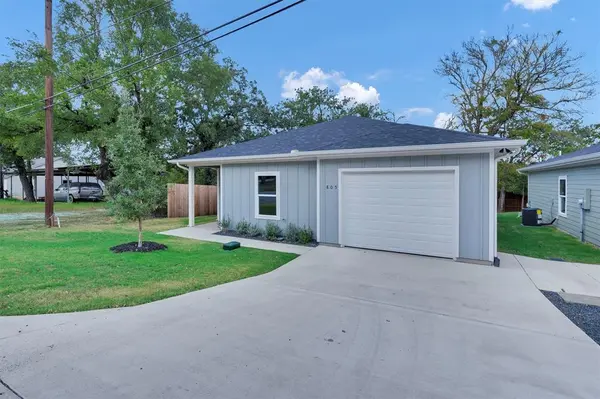 805 Branding Iron Trail, Granbury, TX 76049