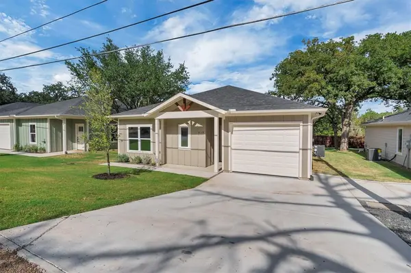 809 Branding Iron Trail, Granbury, TX 76049