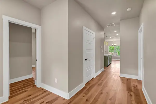 809 Branding Iron Trail, Granbury, TX 76049