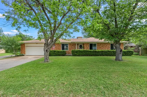 706 W Denison Drive, Robinson, TX 76706