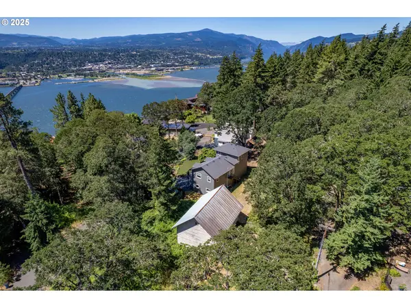 102 SW GARFIELD AVE, White Salmon, WA 98672