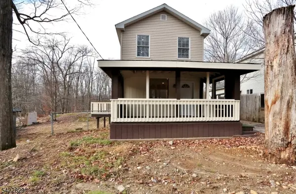 422 Brown Trl, Hopatcong Boro, NJ 07843