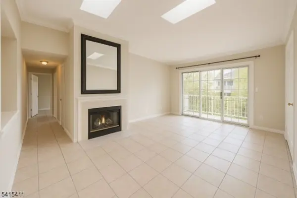 316 Red Crest Ln #316, Branchburg Twp., NJ 08876