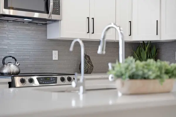 103 Oakmere GN, Chestermere, AB T1X 1N4