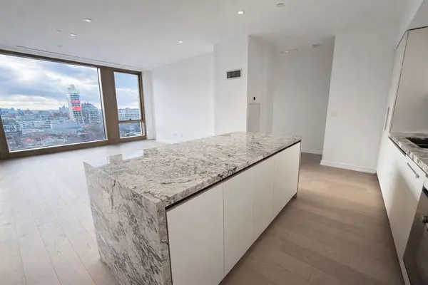 1315 Bay ST #1202, Toronto C02, ON M5R 0E4