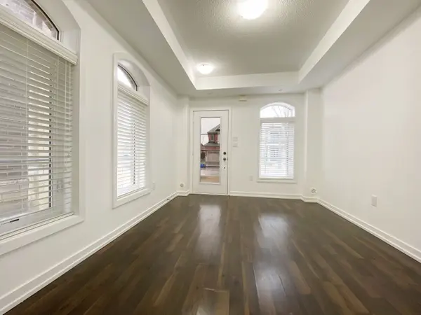 208 Glad Park AVE, Whitchurch-stouffville, ON L4A 1X1