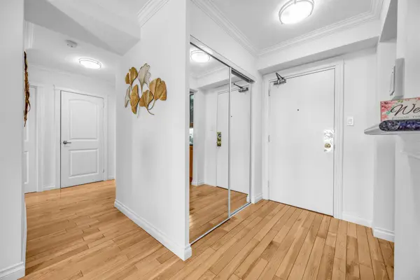 362 The East Mall RD #1007, Toronto W08, ON M9B 6C4