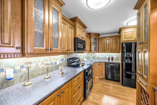 362 The East Mall RD #1007, Toronto W08, ON M9B 6C4