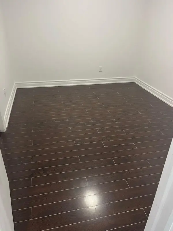 2802 Hollington CRES, Mississauga, ON L5K 1E9