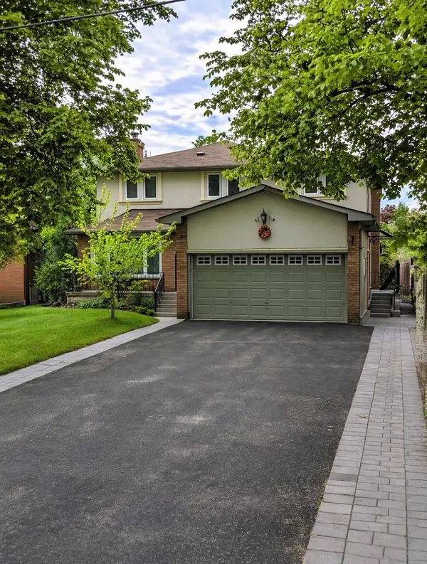 3 Delbasso CT, Toronto W09, ON M9R 1W6