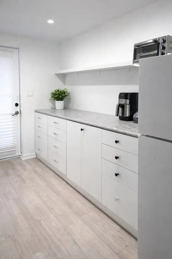 3 Delbasso CT, Toronto W09, ON M9R 1W6