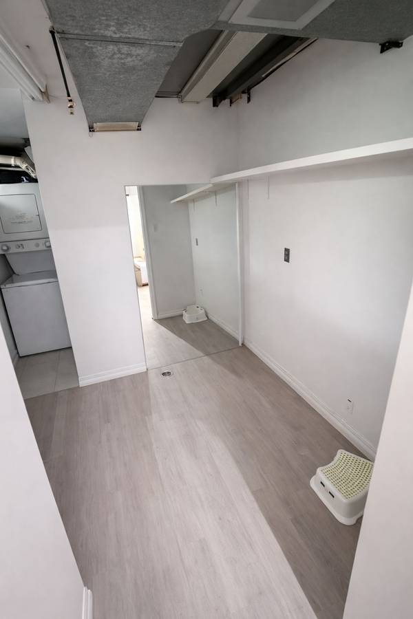 3 Delbasso CT, Toronto W09, ON M9R 1W6