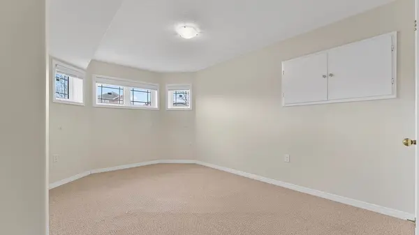 6 McGregor CT #Main, Peterborough, ON K9L 0B7