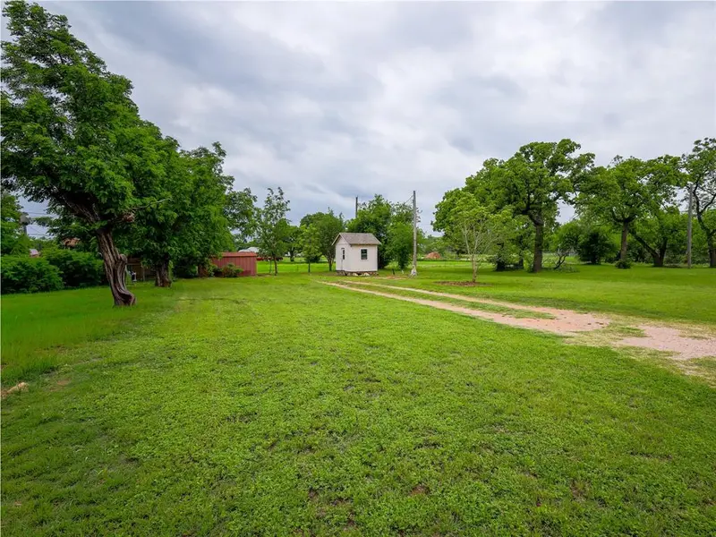 609 W 12th St, Cisco, TX 76437