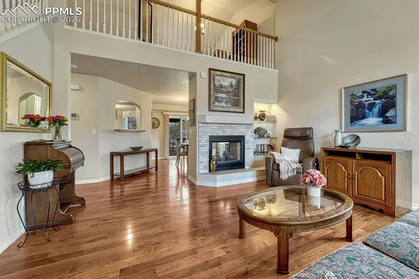 5160 Greenleaf DR, Colorado Springs, CO 80919