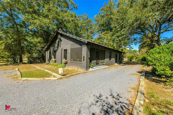 1505 McArthur Drive, Mansfield, LA 71052