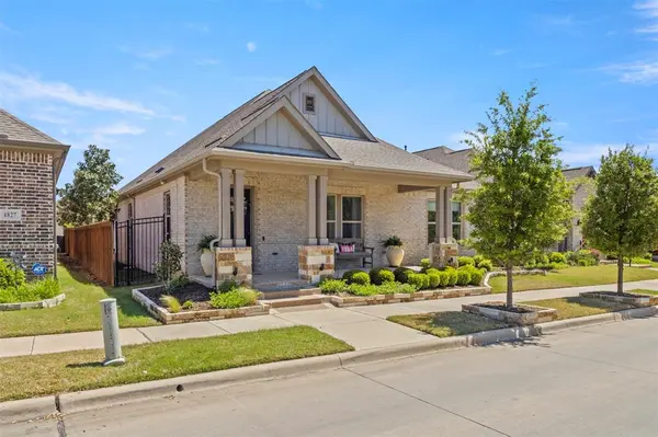 4825 Beaver Creek Drive, Arlington, TX 76005