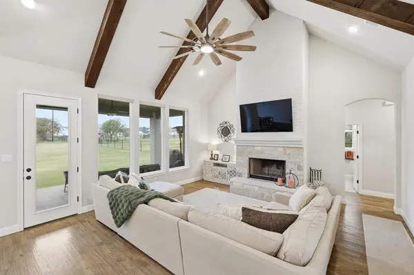 235 Columbia Court, Springtown, TX 76082