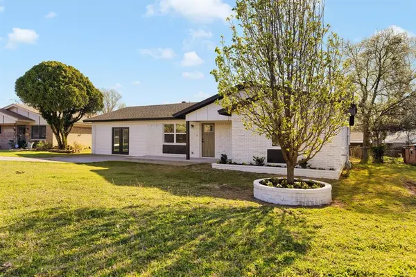 6509 Tina Court,  Forest Hill,  TX 76140