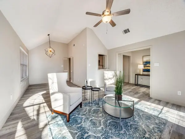 1581 Glenmore Drive, Lewisville, TX 75077