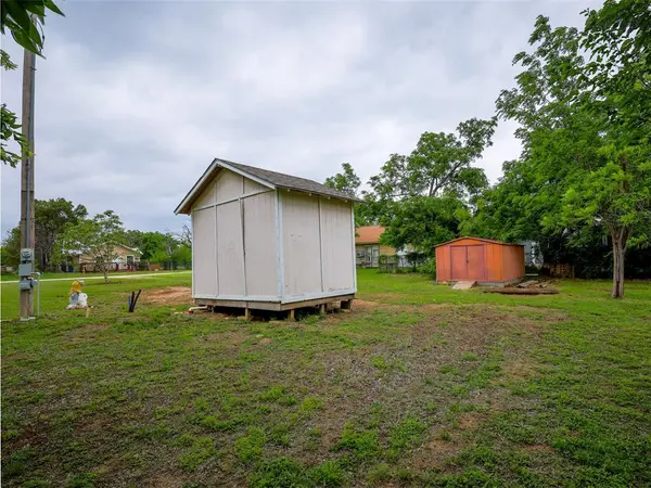 609 W 12th St, Cisco, TX 76437