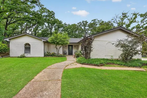 5714 Cherrywood Lane, Arlington, TX 76016
