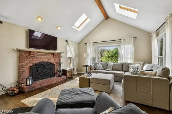 12 Spring Brook Dr, Randolph Twp., NJ 07869